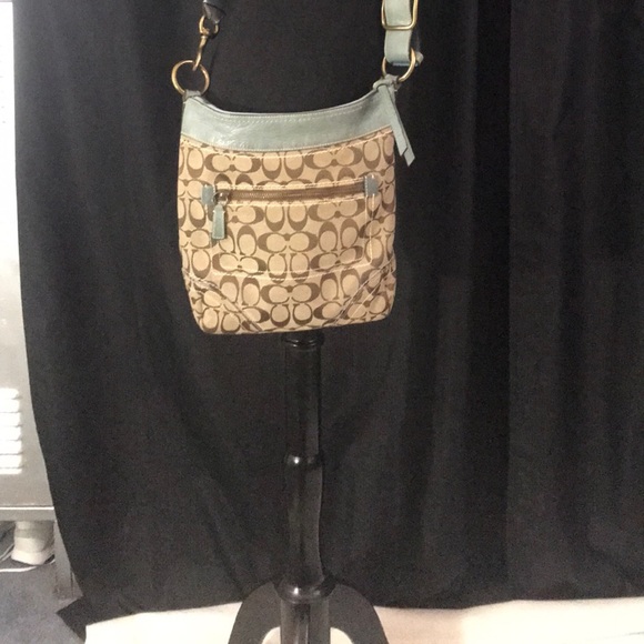 Coach Handbags - Coach vintage crossbody